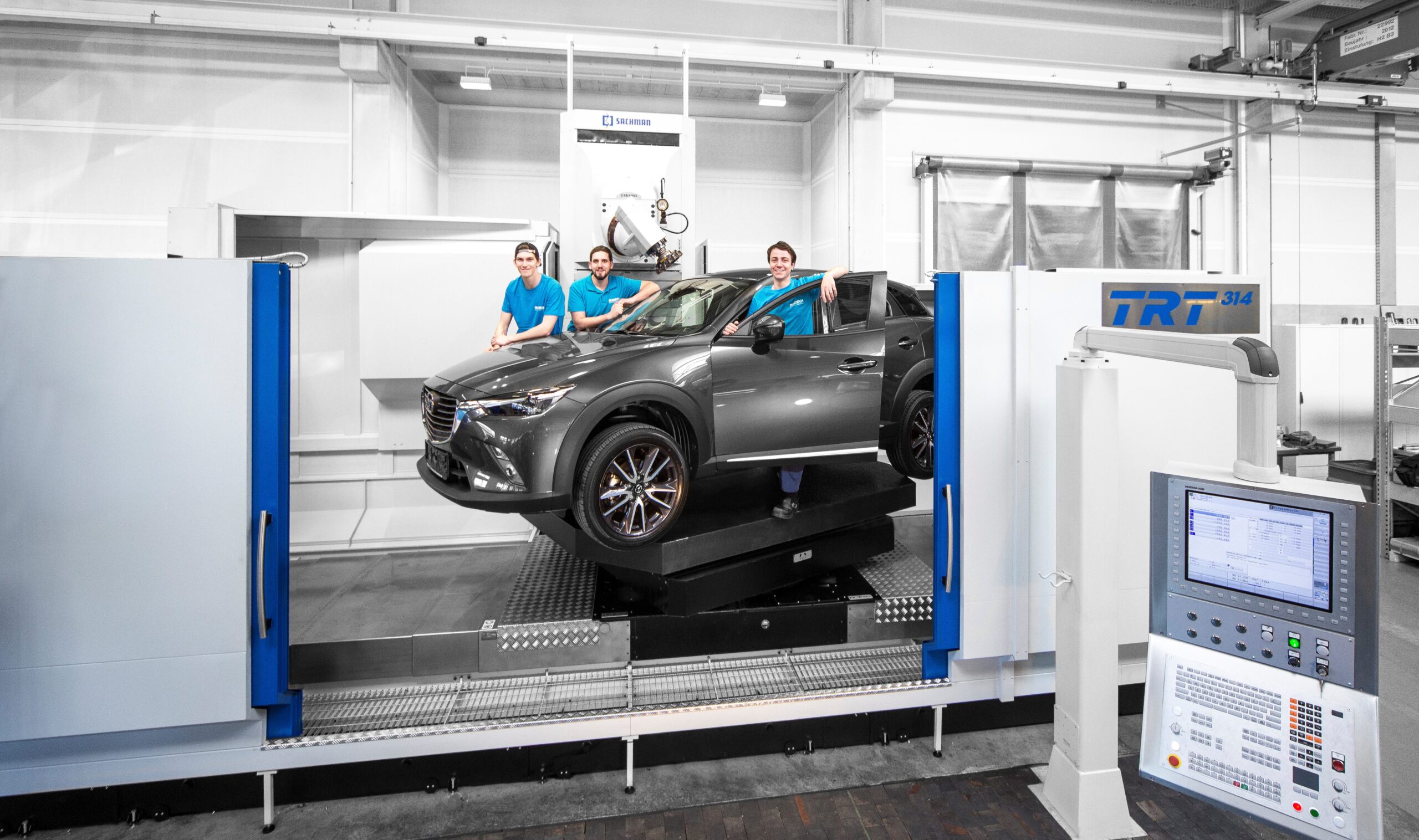 REISCH-Maschinenbau_Gross-Fraesen_mit-Drehtisch_5-Sieten-Bearbeitung_bis-4000mm-mal-3000mm-mal-2000mm_Mazda2